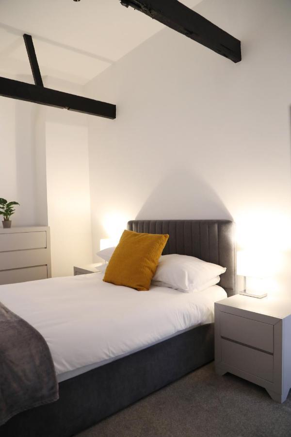 Letting Serviced Apartments - Guards View, Windsor Eksteriør bilde